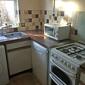 Cherry House & Self Catering Guest house Leeds (West Yorkshire)